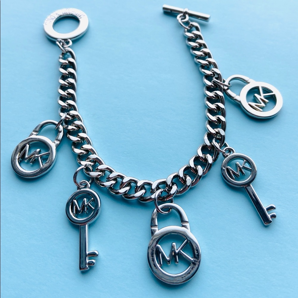 MICHAEL KORS Stainless Keychains And Lockets Charms Chain Link Toggle Bracelet